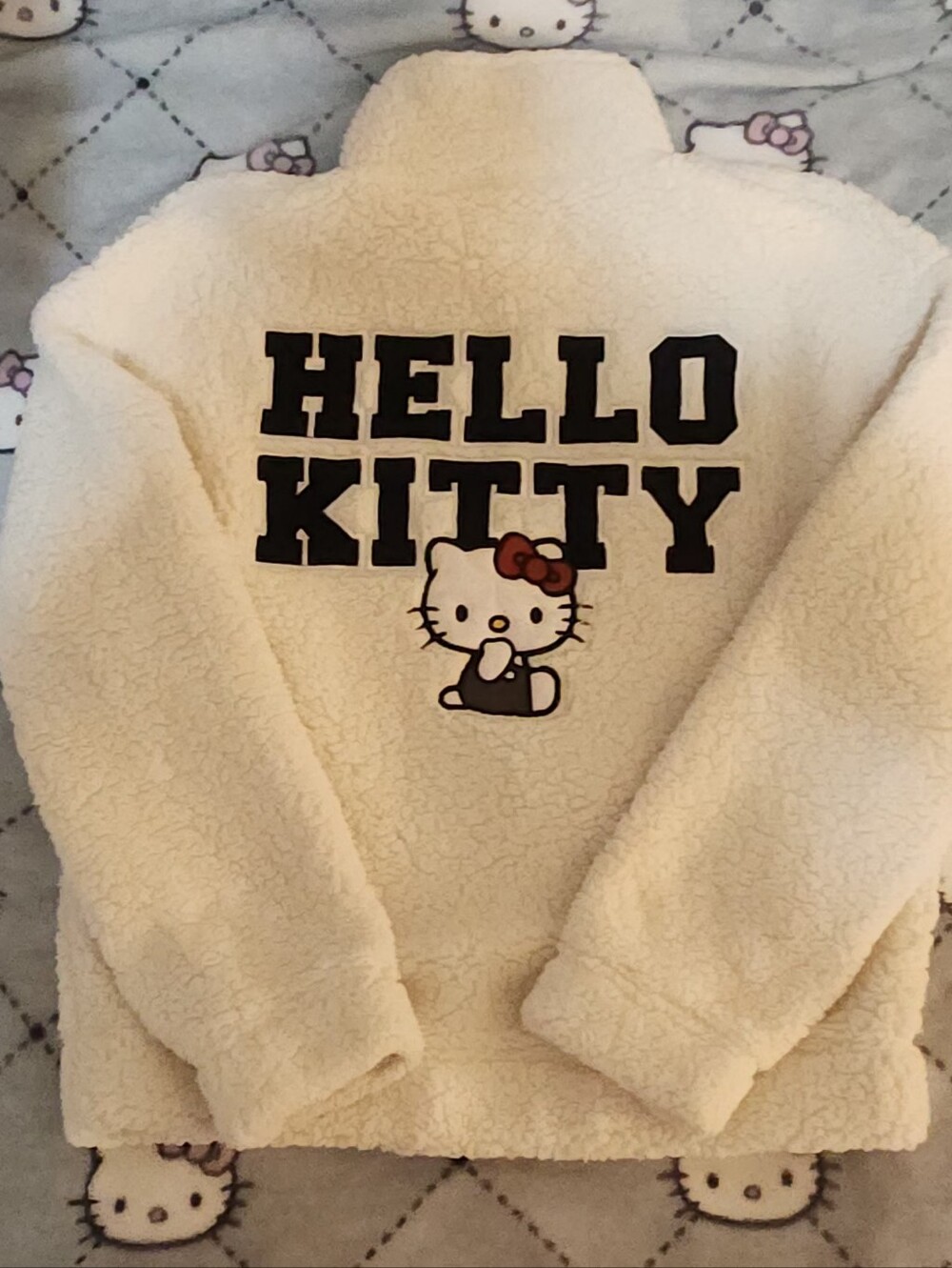Hello Kitty jacket - Picture 3 of 3